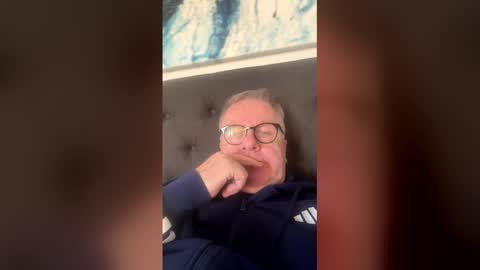 Snapshot of ozhairybearxxxx chatting on May 2026 06:52:01 AM ozhairybearxxxx online show from May 2026 06:52:01 AM