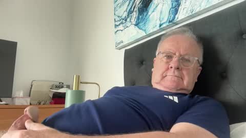 Snapshot of ozhairybearxxxx chatting on May 2026 01:01:02 AM ozhairybearxxxx online show from May 2026 01:01:02 AM