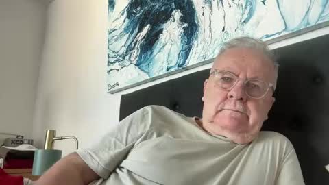 Snapshot of ozhairybearxxxx chatting on May 2026 03:45:02 AM ozhairybearxxxx online show from May 2026 03:45:02 AM