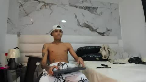 ozuna_hot_ online show from July 2026 11:38:02 AM
