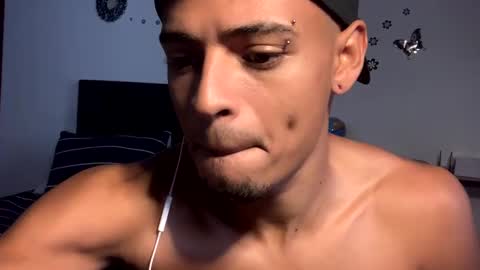 Snapshot of pablocruz2000 chatting on February 2025 04:01:02 PM LoneWolf online show from February 2025 04:01:02 PM