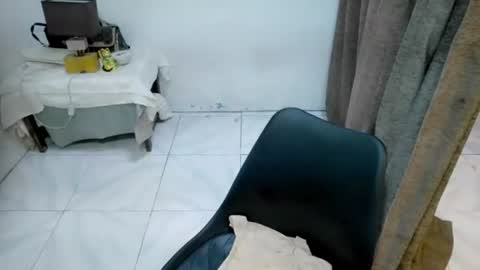 pakarat_karatxcx online show from September 2025 03:03:01 PM