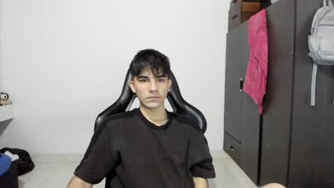 pakun_ online show from December 2024 12:22:01 AM