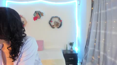 Paloma  online show from December 2024 09:13:01 PM