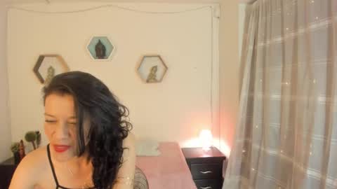 Paloma  online show from November 2025 09:06:01 PM