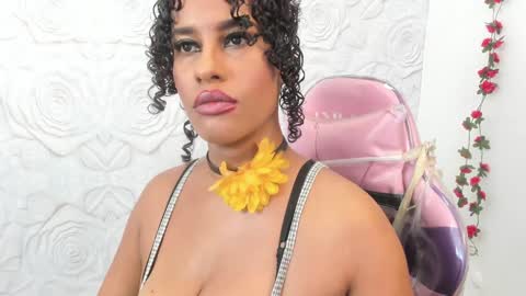 Snapshot of pamela_guzmaan_ chatting on February 2025 05:20:01 PM PAMELA online show from February 2025 05:20:01 PM