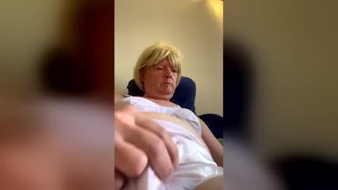 Snapshot of pantyvloletlace chatting on December 2025 05:00:01 PM Pantyvioletlace online show from December 2025 05:00:01 PM