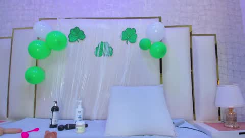 Paola  online show from March 2026 11:47:02 AM