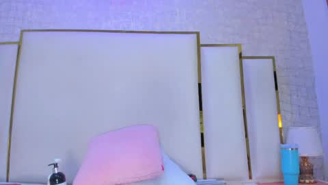 Paola  online show from April 2026 09:54:01 AM