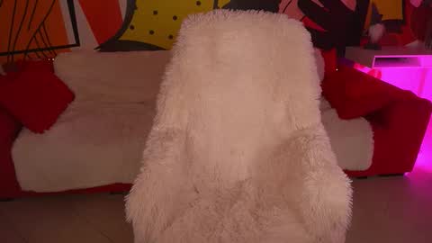 Lia online show from November 2025 04:00:01 PM