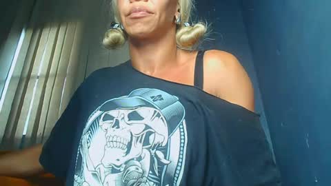 Snapshot of paolla_23cm chatting on July 2026 03:53:02 PM PAOLLA 23CM online show from July 2026 03:53:02 PM
