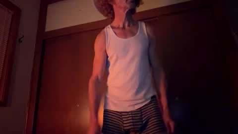 Snapshot of papaboner_foryourpleasure chatting on November 2025 07:19:01 AM PapaBoner online show from November 2025 07:19:01 AM