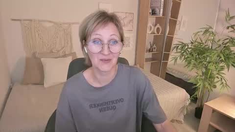 Paris online show from October 2025 08:26:01 PM