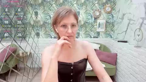 Paris online show from December 2025 07:20:02 PM