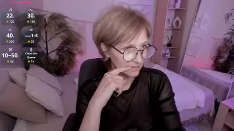 Snapshot of paris_cherry chatting on July 2026 06:45:02 PM Paris online show from July 2026 06:45:02 PM