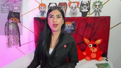 paris_evans_01 online show from October 2025 01:29:01 PM