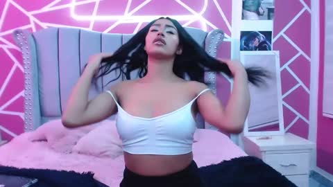 Snapshot of paris_hot12 chatting on January 2025 01:38:01 PM paris online show from January 2025 01:38:01 PM