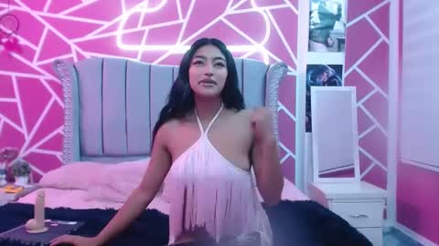 Snapshot of paris_hot12 chatting on January 2025 03:51:01 PM paris online show from January 2025 03:51:01 PM