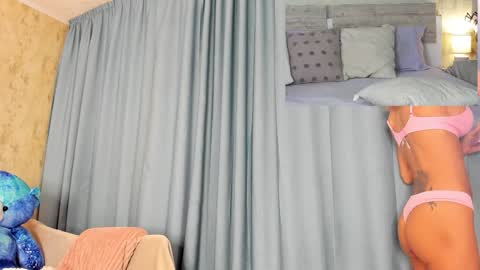 Snapshot of paris_x_hilton chatting on December 2024 05:07:02 AM Paris online show from December 2024 05:07:02 AM