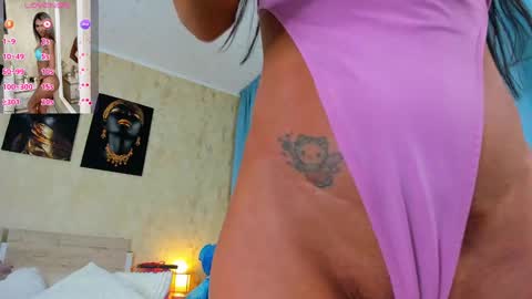 Snapshot of paris_x_hilton chatting on March 2025 05:03:02 AM Paris online show from March 2025 05:03:02 AM