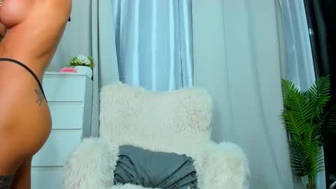 Snapshot of paris_x_hilton chatting on September 2025 03:17:02 AM Paris online show from September 2025 03:17:02 AM