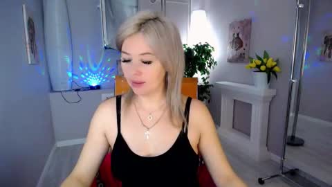 Snapshot of passionate_babe chatting on October 2025 03:50:02 AM I have returned from vacation and I am glad to share my energy and emotions with you online show from October 2025 03:50:02 AM