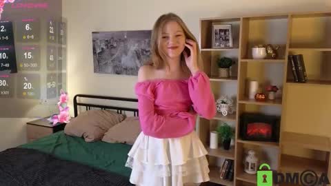 Vicki online show from December 2025 08:23:01 AM