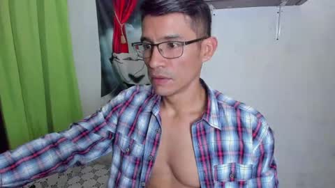 EDUAR Independent model online show from April 2026 01:19:02 AM