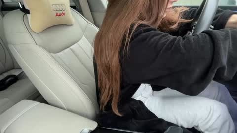 Andreea online show from November 2025 06:12:01 AM