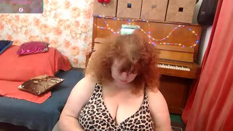 Snapshot of patsyorose chatting on December 2025 01:54:01 AM PatsyORose online show from December 2025 01:54:01 AM