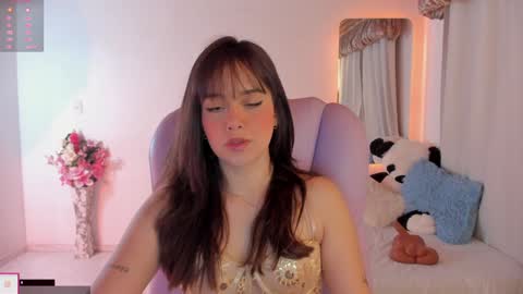 Sofa online show from February 2025 04:27:01 AM