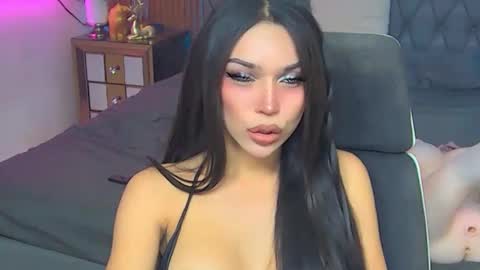 Snapshot of pau_kink95 chatting on March 2025 10:33:02 AM Paula online show from March 2025 10:33:02 AM
