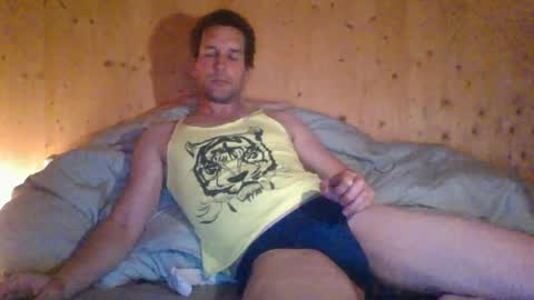 Snapshot of paueriwan chatting on April 2026 08:00:02 PM paueriwan online show from April 2026 08:00:02 PM