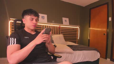 Paul online show from January 2025 05:33:02 PM