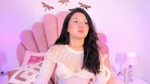 Paula   online show from November 2025 12:38:01 PM