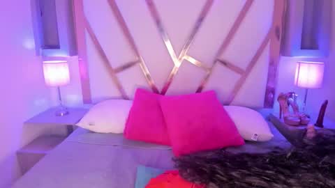   online show from November 2025 08:53:01 PM