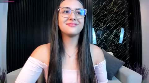 Snapshot of paulina_sweett chatting on November 2025 12:05:01 PM Paulina online show from November 2025 12:05:01 PM