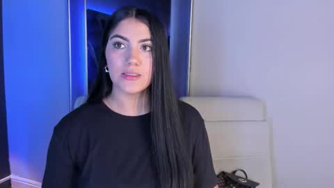 Paulina online show from October 2025 07:03:02 PM