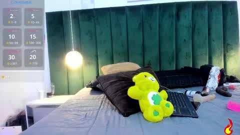 Paulina online show from October 2025 08:37:02 PM