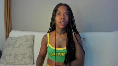 Snapshot of pauline_fox chatting on September 2025 01:42:02 AM Pauline online show from September 2025 01:42:02 AM