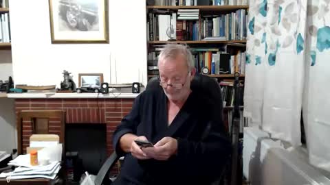 Snapshot of paull56r_ chatting on October 2025 07:58:02 PM Hi Im Paul online show from October 2025 07:58:02 PM