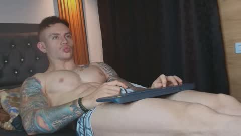 Snapshot of paulthompson_ chatting on February 2026 12:26:02 PM Paul online show from February 2026 12:26:02 PM