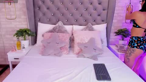 Pau online show from January 2026 01:15:01 PM