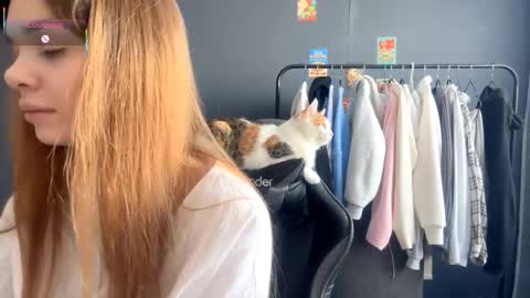 Lola online show from February 2026 09:10:02 AM