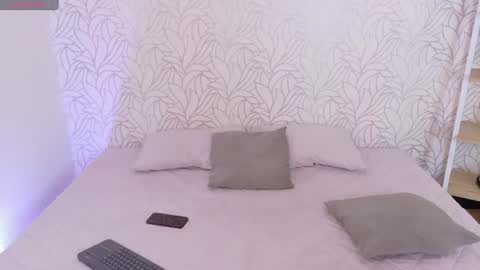 Snapshot of peach_babe_ chatting on June 2026 03:42:02 AM Peach online show from June 2026 03:42:02 AM