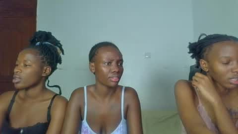 peach_ebonny online show from June 2026 06:14:01 PM