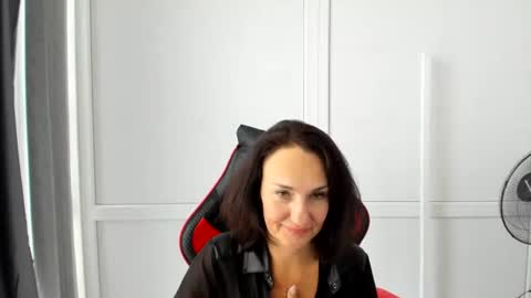 Christina online show from June 2026 12:22:01 PM