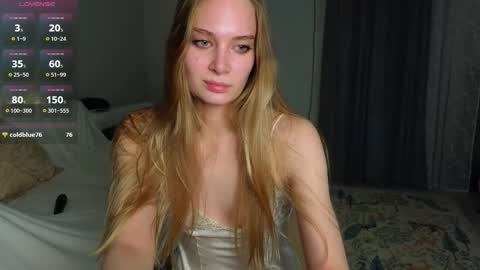 Snapshot of peachcreamcouple chatting on October 2025 12:50:02 PM Lexy Peach online show from October 2025 12:50:02 PM
