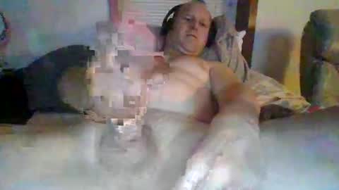 Snapshot of peachgigolo chatting on February 2025 11:52:01 AM PEach online show from February 2025 11:52:01 AM
