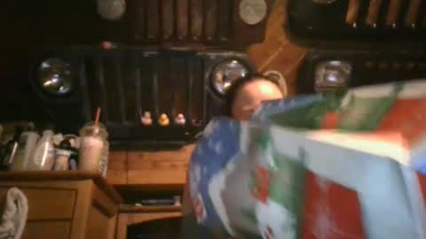 Snapshot of peachtree197 chatting on December 2024 02:33:02 AM peachtree197 online show from December 2024 02:33:02 AM